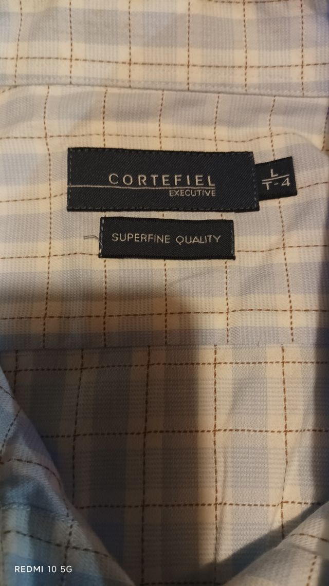 Camisa Cortefiel Executive azul e branco