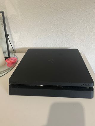 PS4 Slim 1TB - PlayStation 4