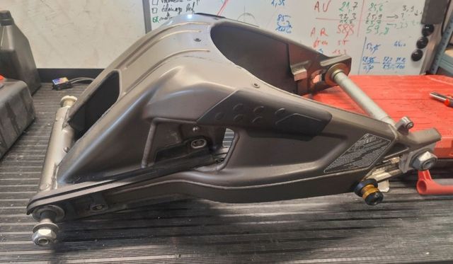 Basculante trasero BMW S1000RR (14-18)