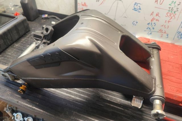 Basculante trasero BMW S1000RR (14-18)