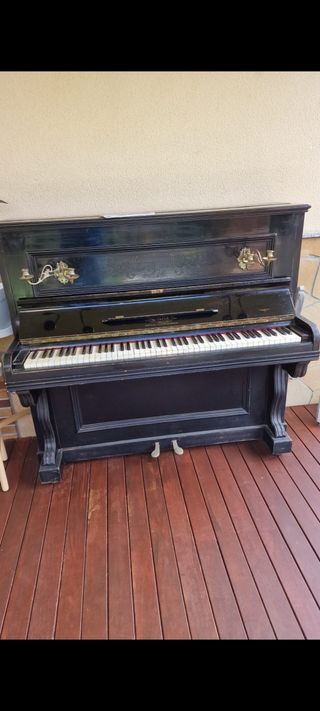 Piano antiguo