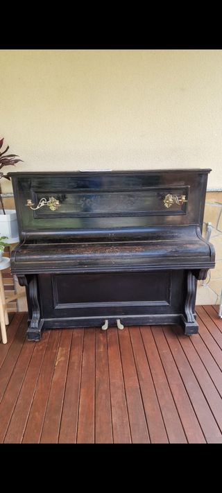 Piano antiguo