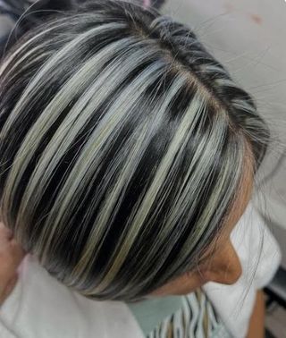 Tintes, Manicure y Variedad de Cortes   New Look