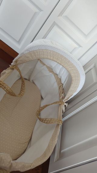 Cuna Moisés mimbre beige
