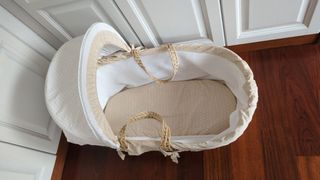 Cuna Moisés mimbre beige