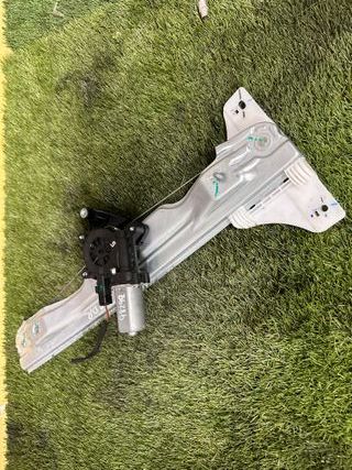 GUANTERA-TAPA-ANTENA-CIERRE-CINTURON MG ZS 2022