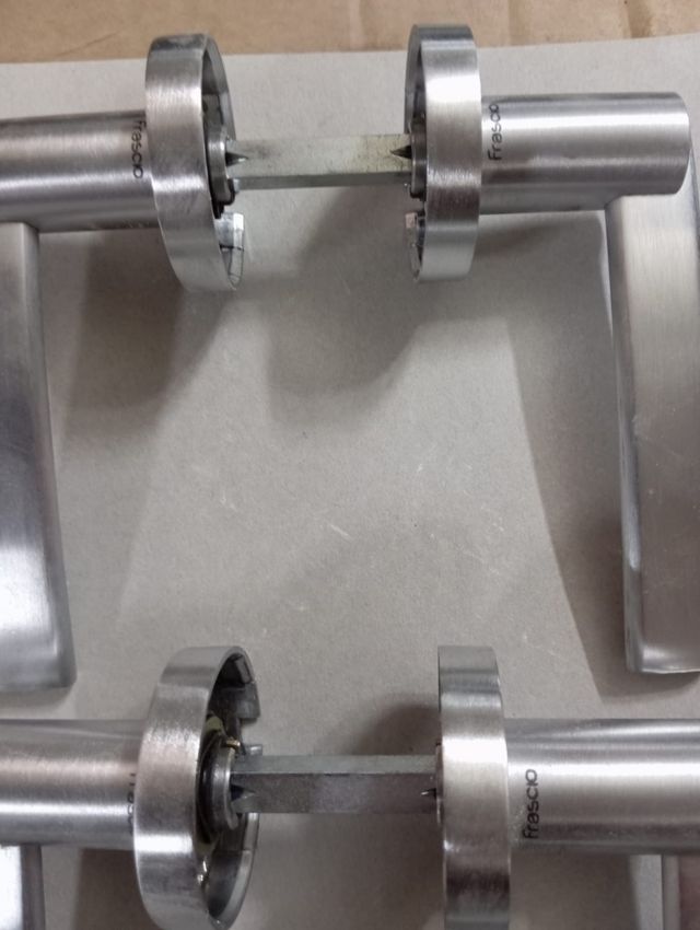 4 paia di maniglie Frascio