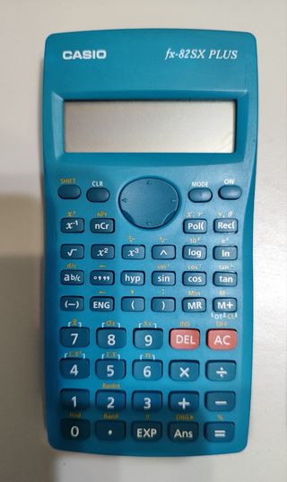 Calculadora CASIO fx-82SX PLUS. Casi nueva.