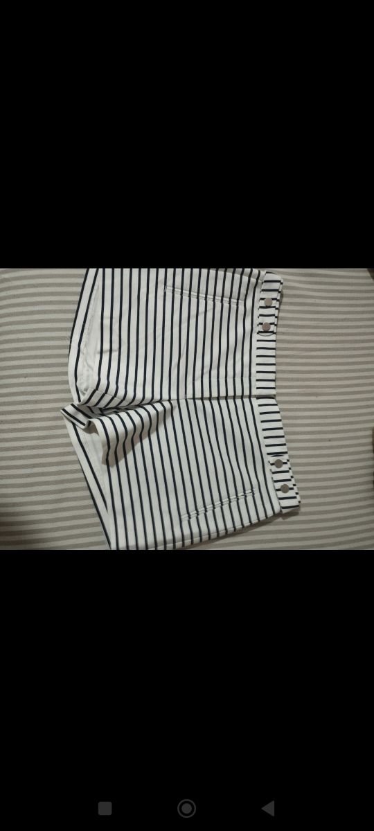 Shorts rayas azul marino y blanco