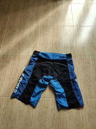 Pantalón corto Giant