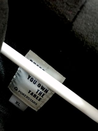 Sudadera exclusiva Pokerstars con capucha