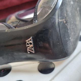 Tacones transparente Marca Zara