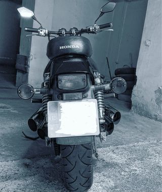 Honda VF 750 C Magna - Moto