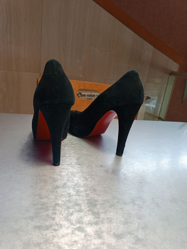 Zapatos Pep Toe ante negro