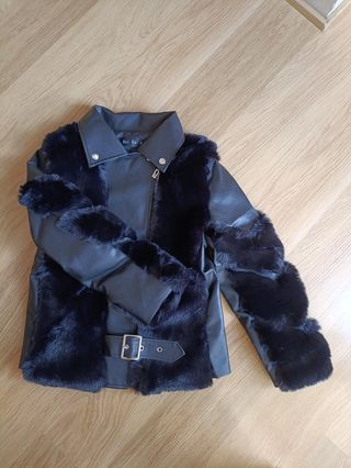 Chaqueta negra piel sintética