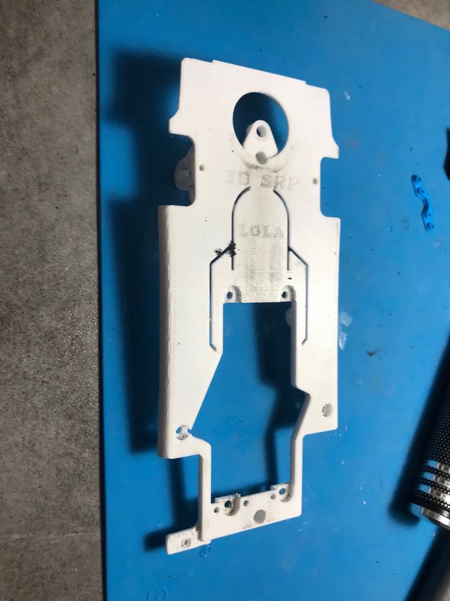 Lola B09: Carrocería Slot.it con kit luces