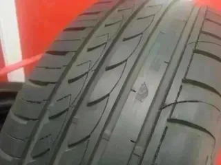 225 55 R17 101W Rockstone CASI SIN USO