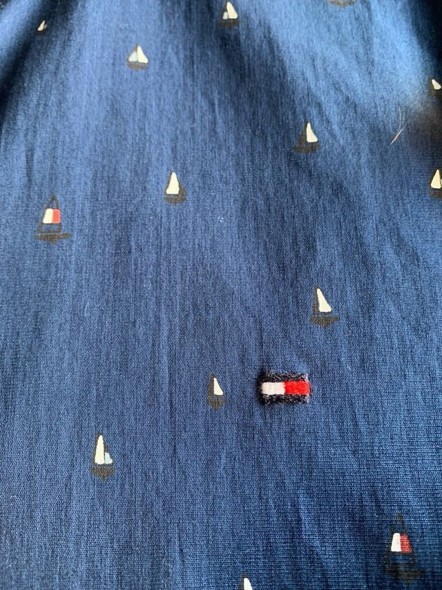 Camisa hombre Tommy Hilfiger es un poco elastica .