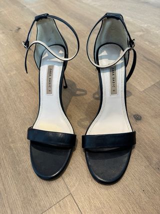 Sandalias tacón Zara negras
