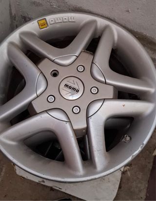 4 Llantas Aluminio MOMO Ferrari
