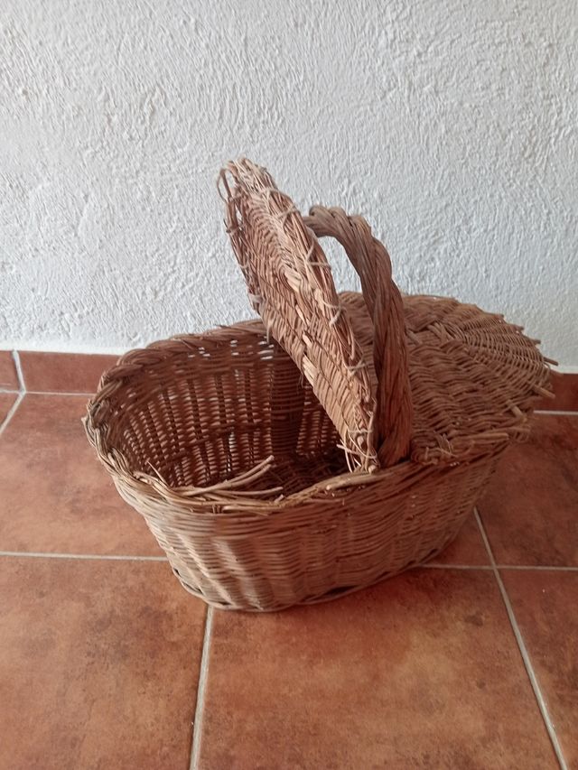 Antigua cesta de Mimbre