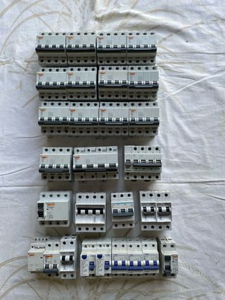 Lote interruptores magnetotérmicos