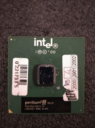 CPU Intel Pentium III 933MHz