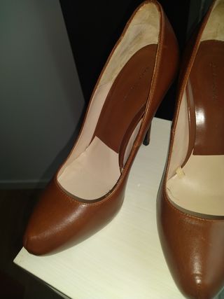 Zapatos tacón piel marrón