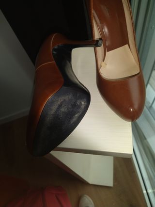 Zapatos tacón piel marrón