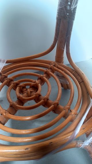 Mesa mimbre azulejos vintage