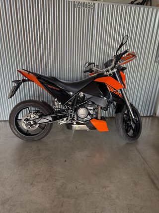 KTM DUKE 690