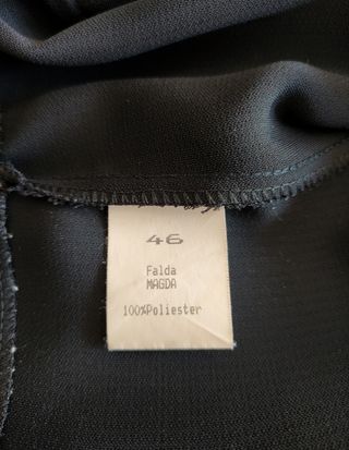 Falda negra con volante 