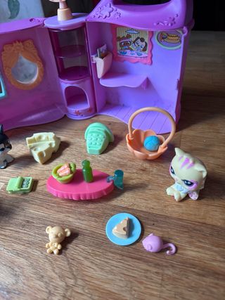 Cafeteria pets shop