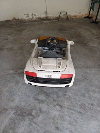Coche eléctrico infantil Audi R8