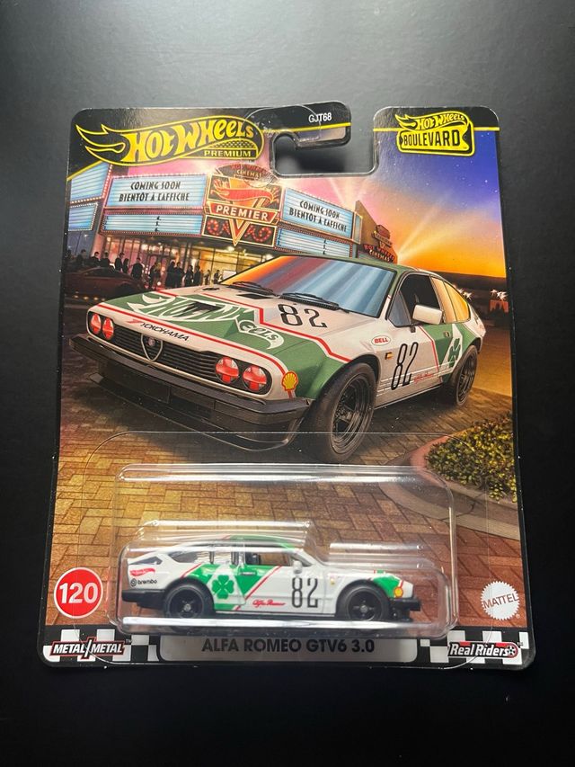 Hot Wheels Premium Alfa Romeo GTV6