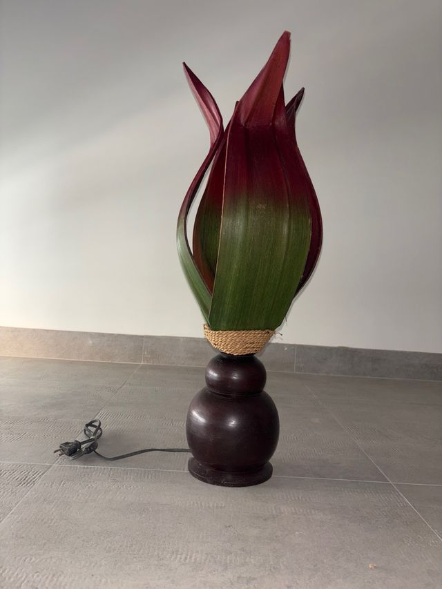 Lámpara flor ratán-madera