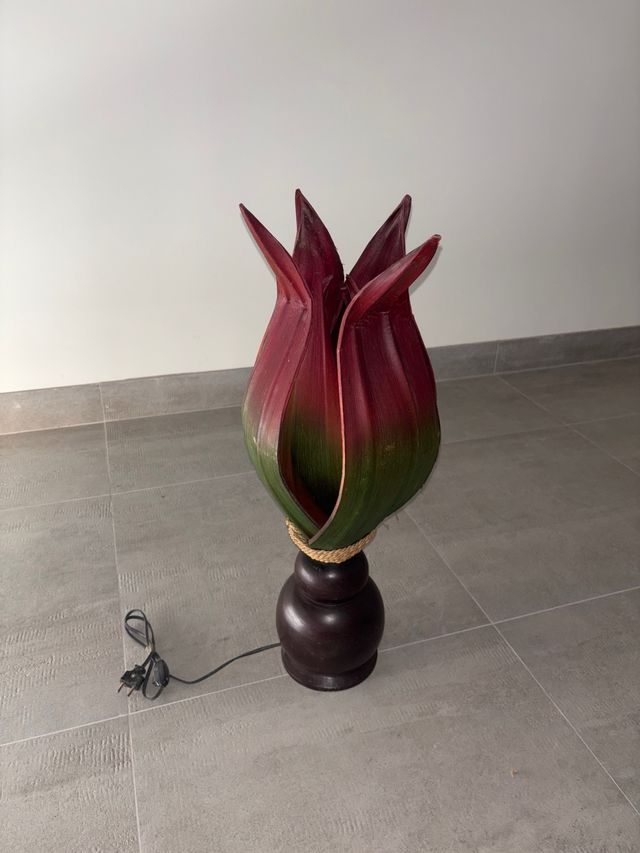 Lámpara flor ratán-madera