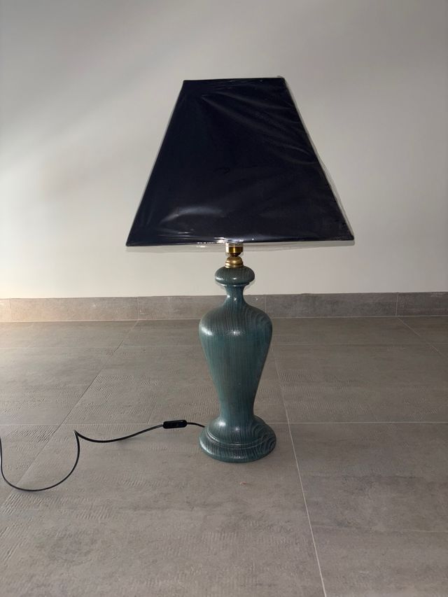 Lámpara de mesa - Negra y Verde