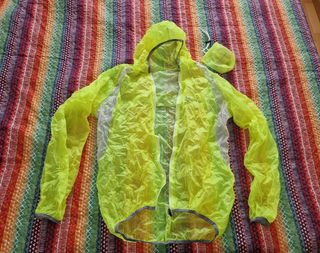 2 Chaquetas cortavientos impermeables talla M y L