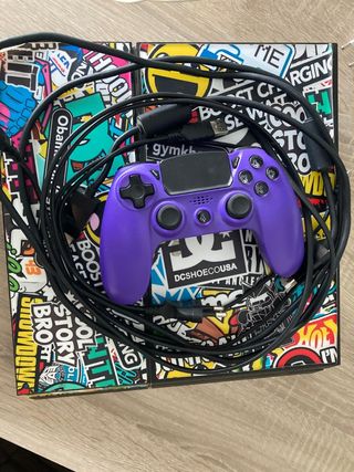 PS4 (PlayStation 4) multicolor.