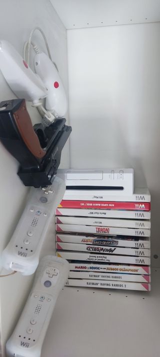 Wii + Mandos + 11 Juegos
