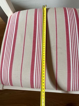 Mesa y 4 sillas de comedor