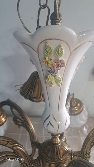 Lampara de Cerámica y Bronce
Araña vintage 5 luces