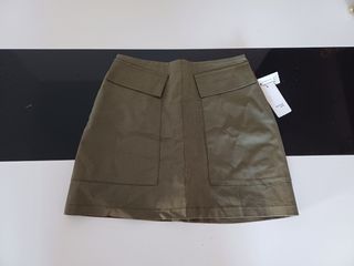 Falda verde militar nueva