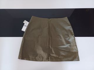 Falda verde militar nueva