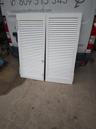 Puerta de vaivén de aluminio 