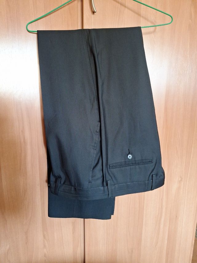 Pantalon traje negro 44