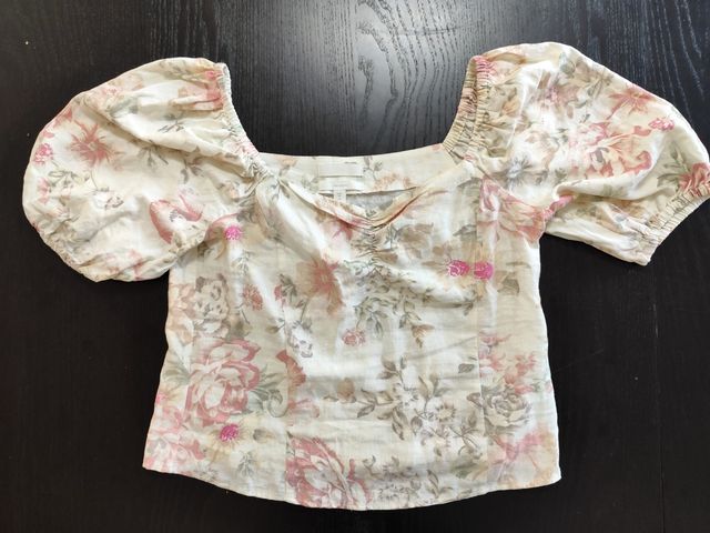 Top de linho com padrão floral - H&M