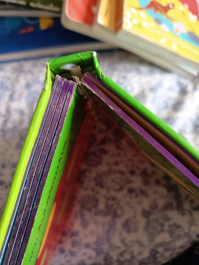 3 libros colección "este no es mi" con texturas