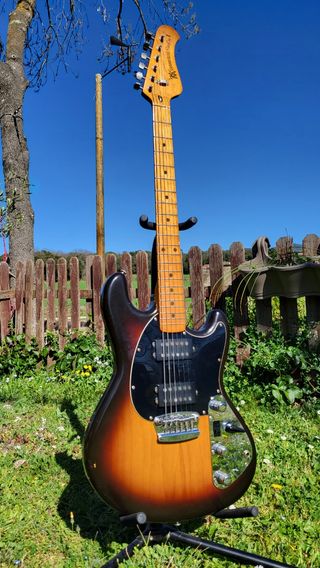 Guitarra Music Man StingRay II 1977